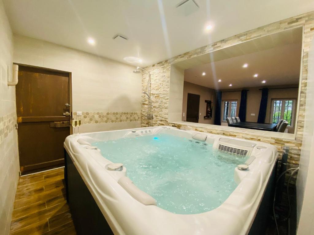 Un Moment Hors du Temps - Jacuzzi - Rouen